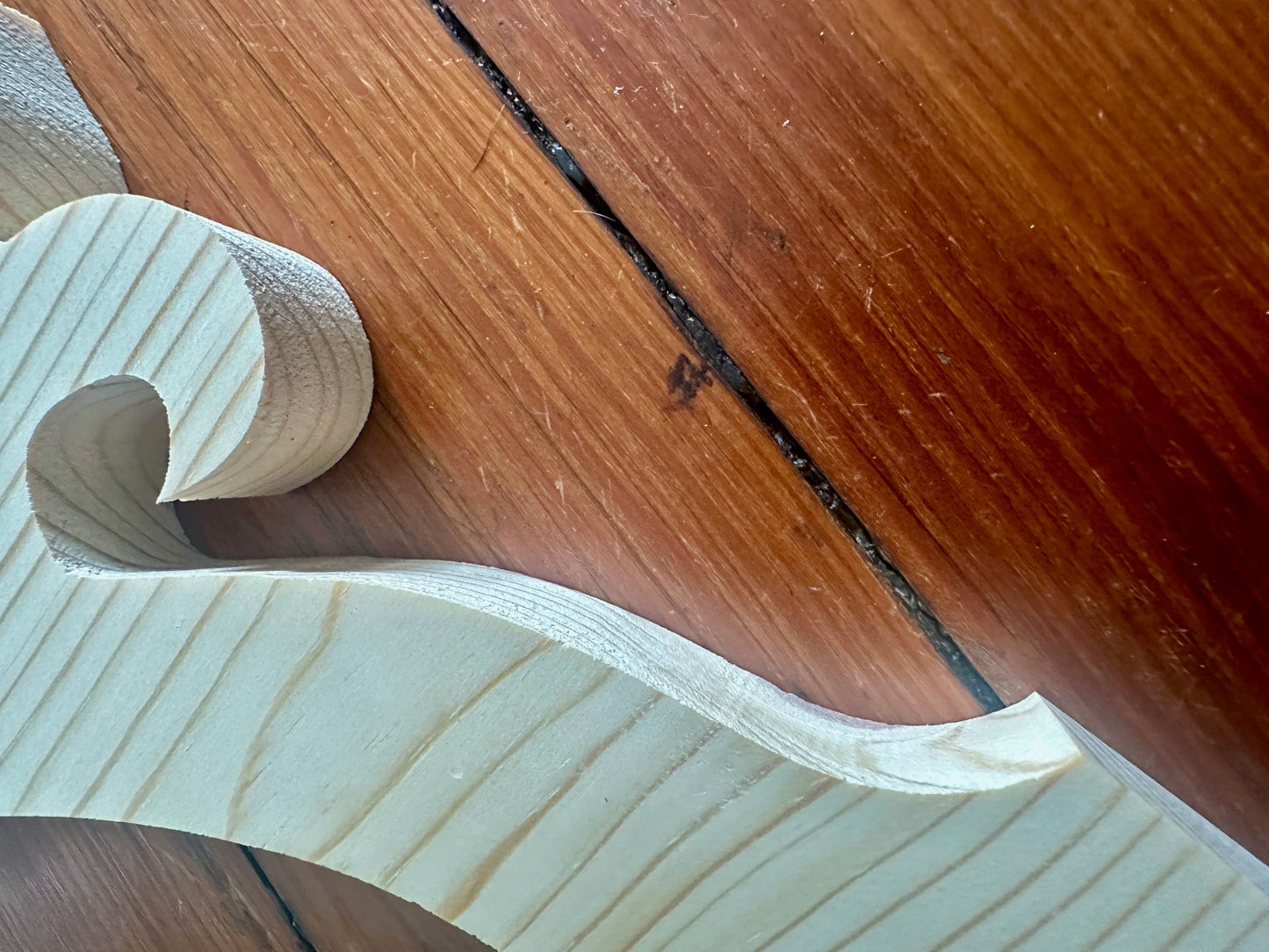 Fleur de lis Flair Wood Trim Brackets