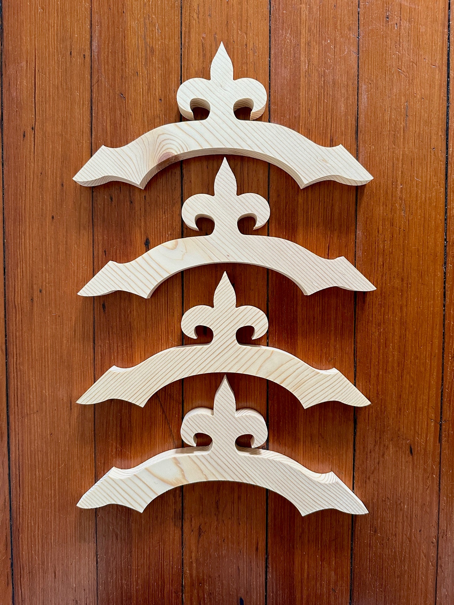 Fleur de lis Flair Wood Trim Brackets