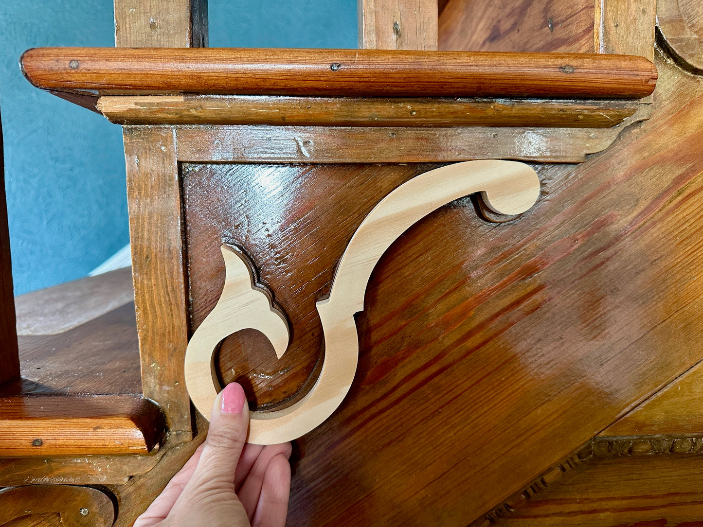 Tulip Stair Riser Brackets