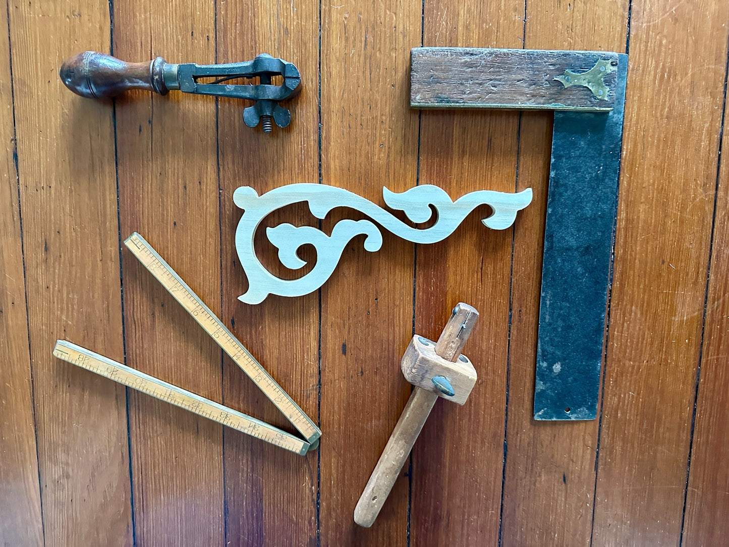 Vine & Leaves Stair Riser Brackets