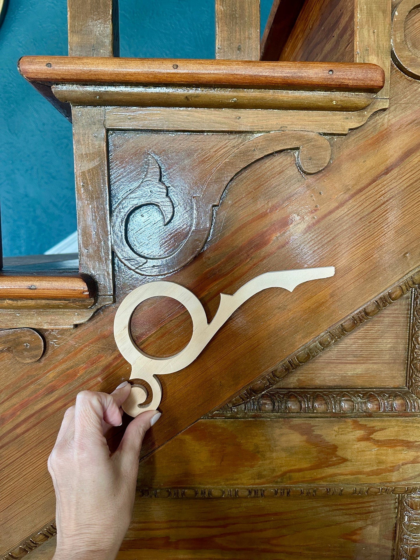 Victorian Circle Stair Riser Brackets